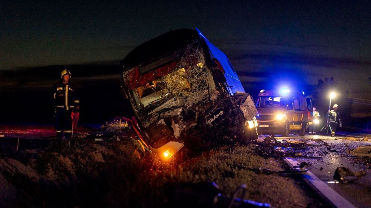 Tragédia történt: frontálisan ütközött a Győr és Székesfehérvár között közlekedő távolsági busz