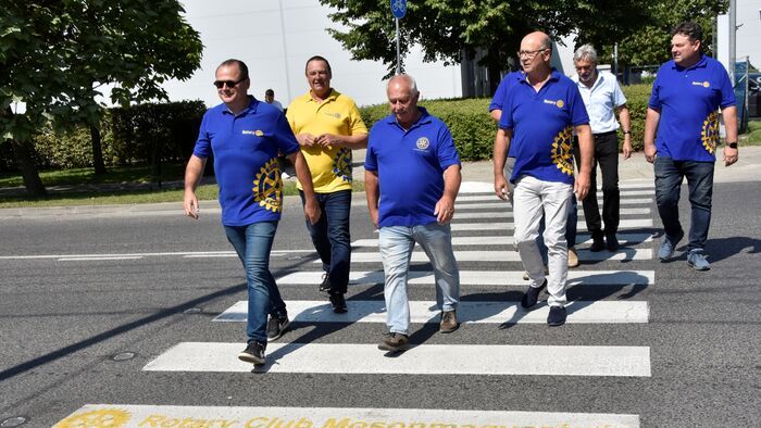 Villogó zebrákat adtak át Mosonmagyaróváron
