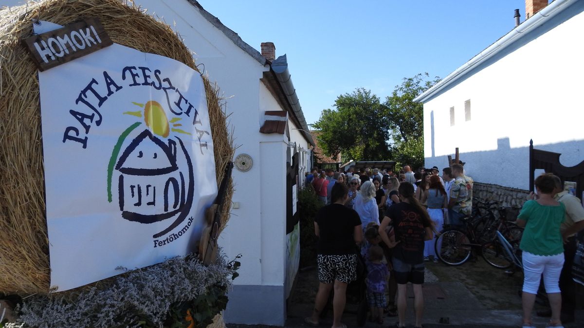Ilyen volt a lakodalmas menet és az 5. Pajtafesztivál Fertőhomokon - fotók, videó