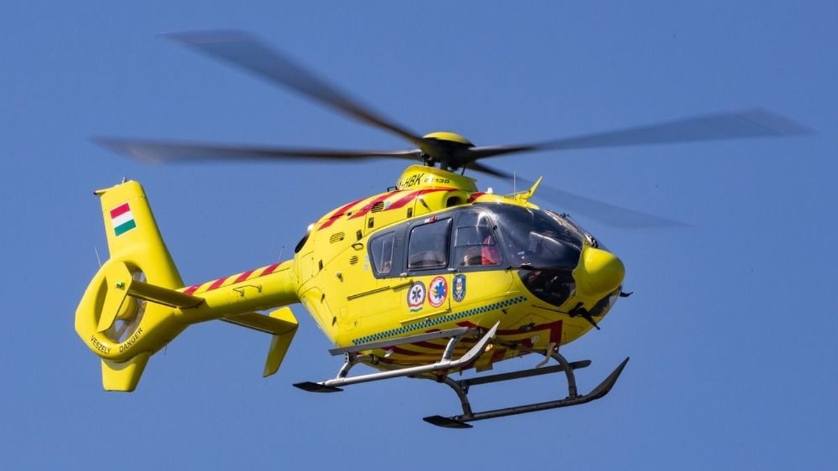 Hármas karambol az M1-esen - Mentőhelikopter vitt a kórházba egy csecsemőt