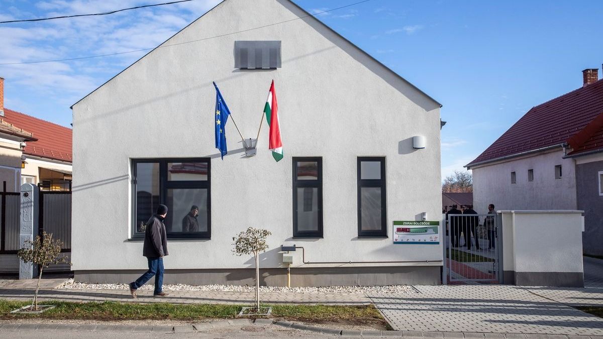Elhagyatott ház okoz problémát Zsirán, a gyerekeket is féltik a helyiek