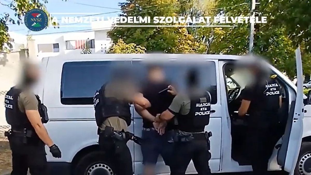 Ütötte, rúgta a rendőröket, még a szolgálati kutyára is rátámadt húszas éveiben járó férfi - koponya zúzódást is okozott - videó