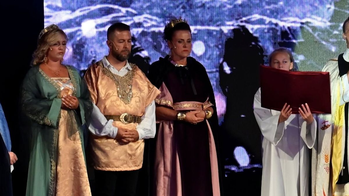 István, a király húsz év után tért vissza Hegyeshalomba – több ezren látták