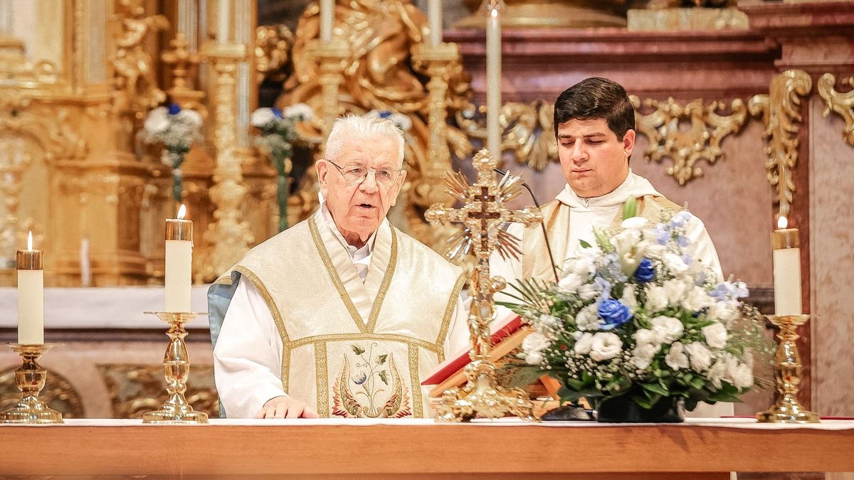 65 évnyi hűséget ünnepeltek Győrben, vasmisét tartottak a bencés atyáért – fotók