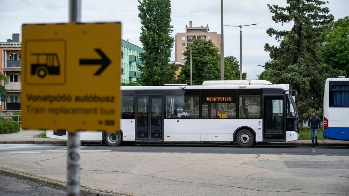 Ezért szállítja az utasokat vonat helyett busz Csorna és Pápa között