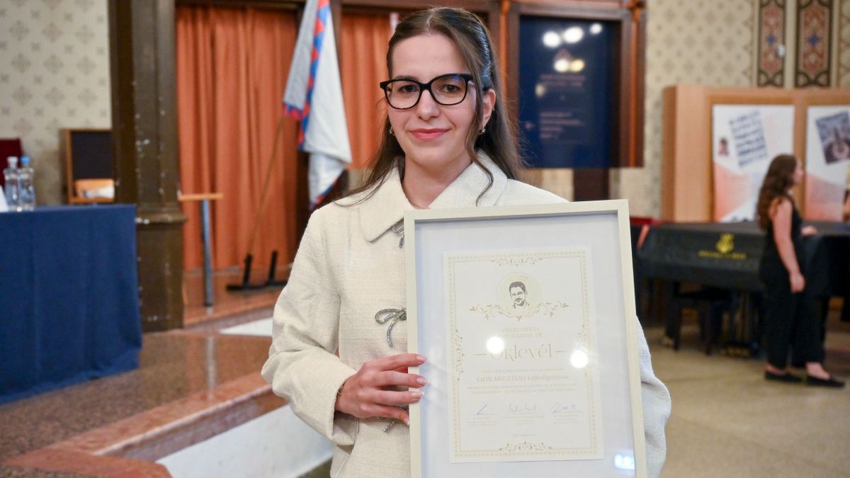 Első alkalommal adták át a Karsai Dániel-díjat Győrben - Fotók