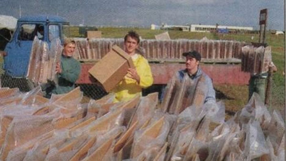 Nem találja ki, miért kellett a pápa győri látogatásához 20 ezer papírdoboz