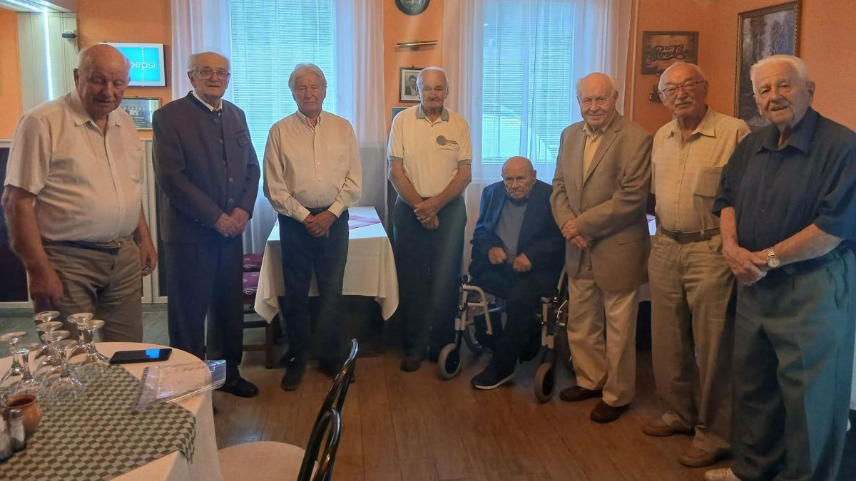 65 év után is összeköti őket az iskola - újra találkoztak a jedlikesek - fotó