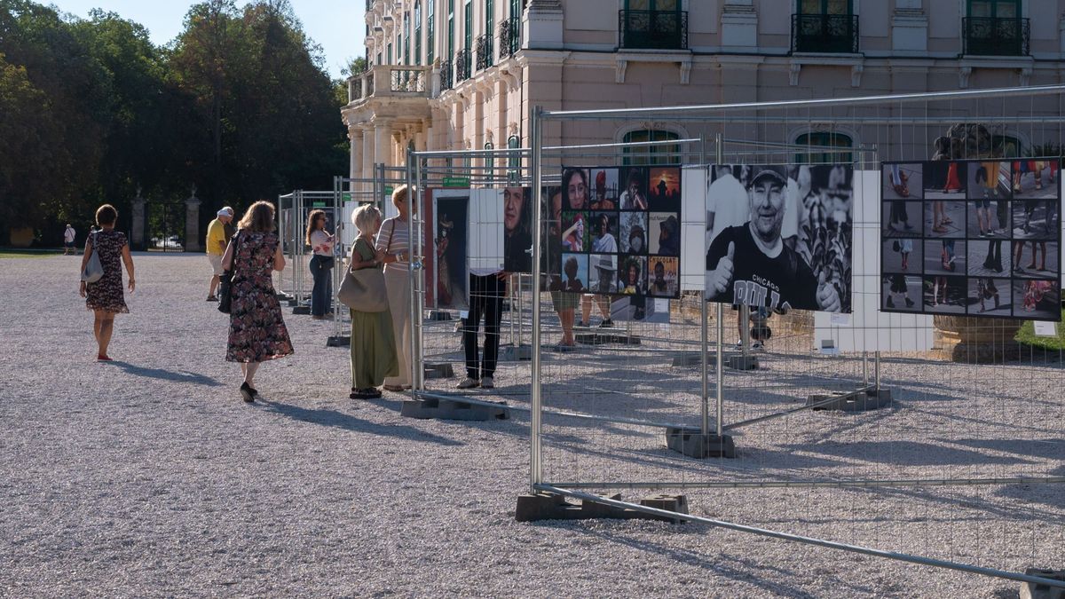 Szabadtéri fotókiállítás nyílt szombaton a fertődi Esterházy-kastélyban - Fotók