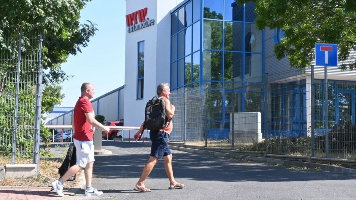 Állásbörzét tartanak a WKW-gyár elbocsátott dolgozóinak