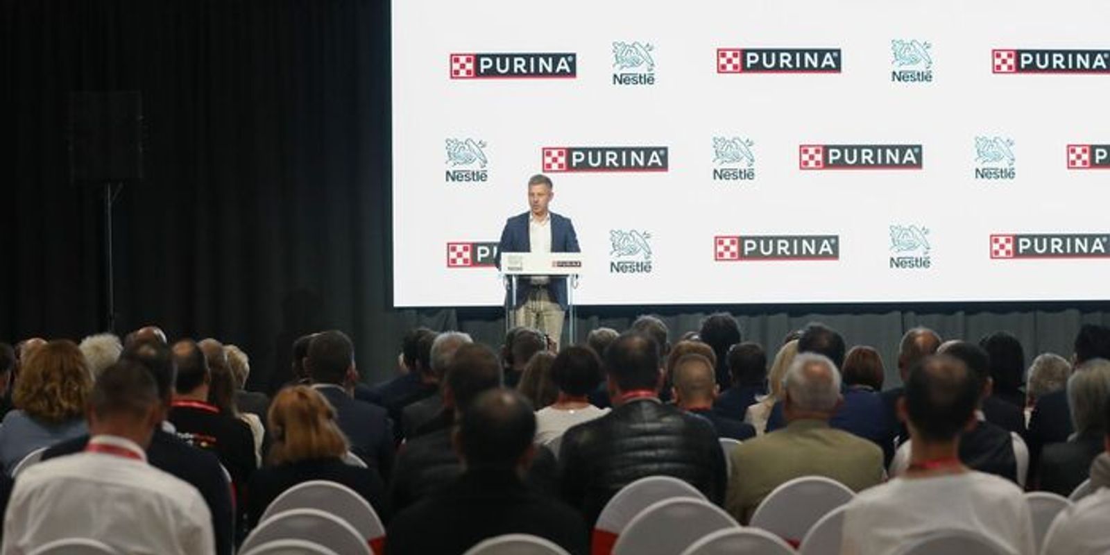 Gyáravató Bükön Magyar Péterrel - reagált a Fidesz frakció, a győri leépítések is szóba kerültek