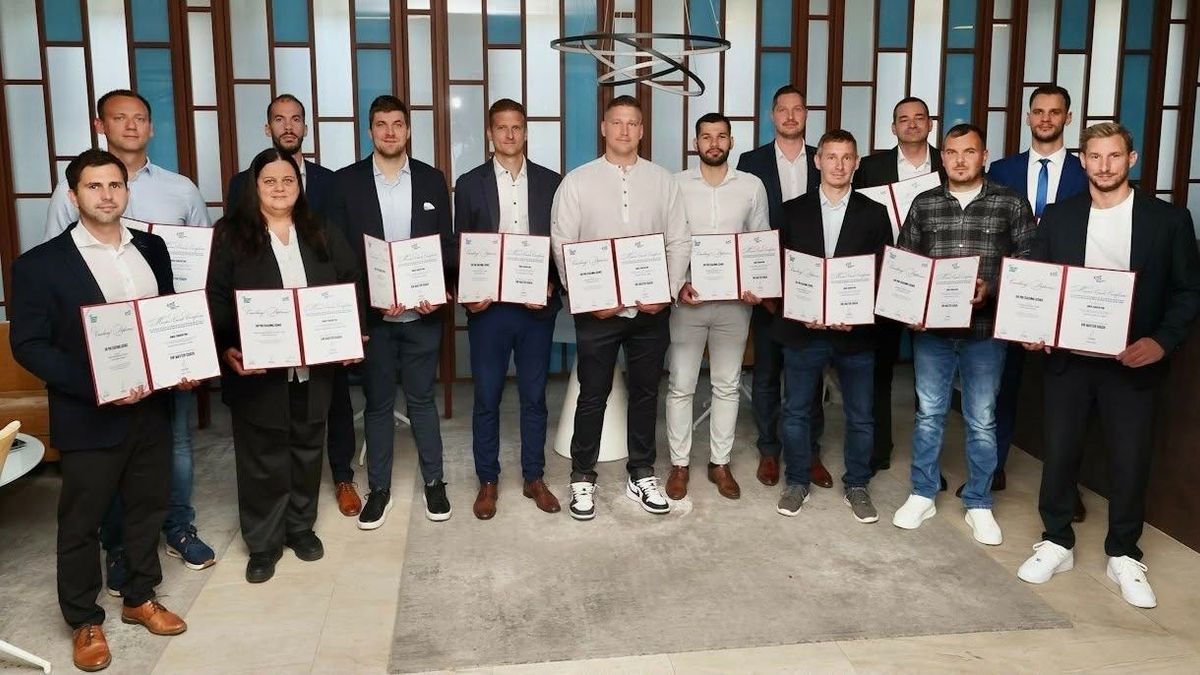Audi ETO és MKC-edző is átvehette diplomáját