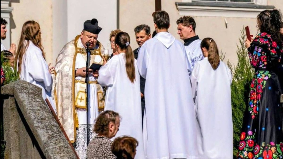 Felújították a kónyi templom kerítés, a műemlék környezet miatt nem volt egyszerű