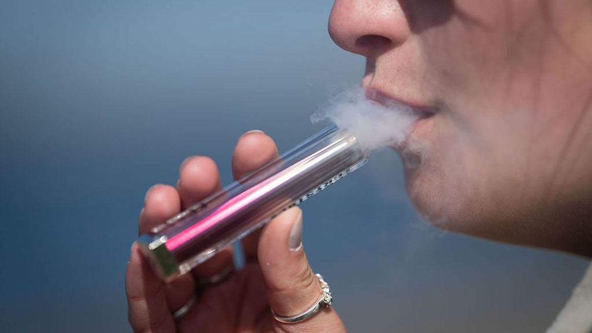 Veszélyes trend: terjed az illegális vape, újra nő a hamis cigaretták aránya