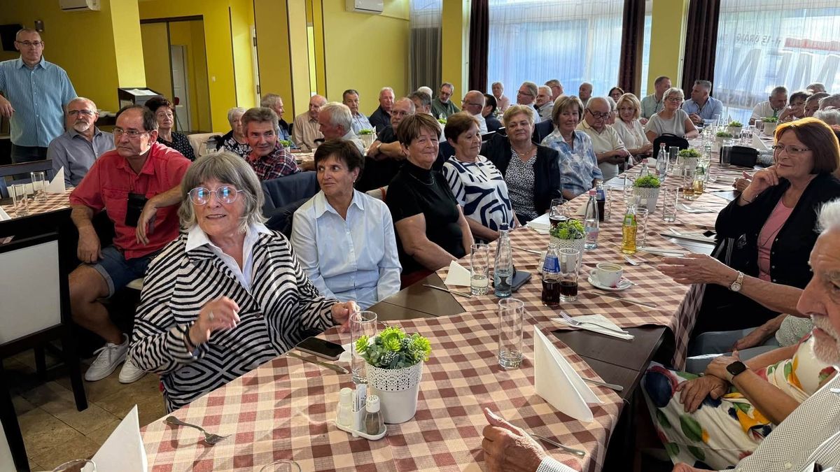 Az egykori győri gyár 55 munkatársa találkozott újra - fotó