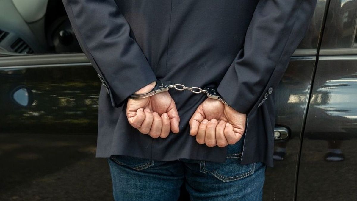 Letartóztatták a lélegeztetőgép-beszerzési ügy két gyanúsítottját